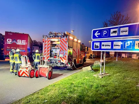 LKW Brand Raststätte West.jpeg